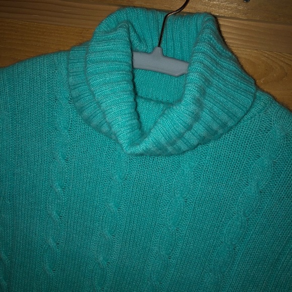 Light blue Lord & Taylor 2 Ply 100% Cashmere short sleeve turtleneck sweater - Picture 7 of 12